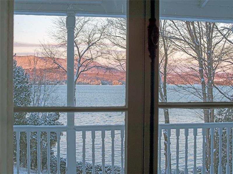 Newly available! Idyllic waterfront Magog Cottage Rental DI29358