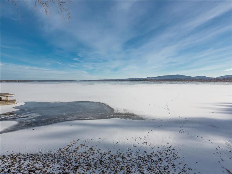 Cute house on Brome lake LacBrome Cottage Rental OR29375