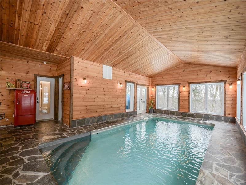 Le REPAIRE Chalet à louer SteAnnedesLacs PL29830 ChaletsAuQuebec