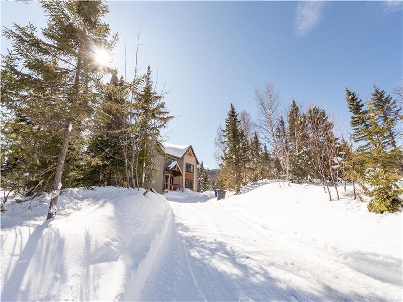 La Chic Tanière TOUT NEUF SPA Chalet à louer PetiteRivièreSaint