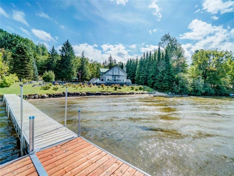 Superbe et immense chalet Chalet à louer LacdesPlages DI30747 ChaletsAuQuebec