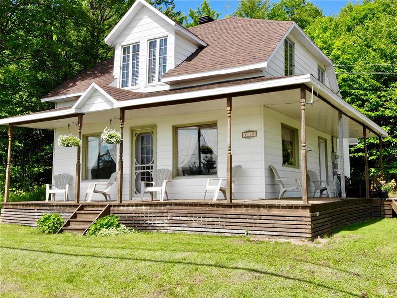 The Rustic The Chalets Tourisma StLeonarddePortneuf Cottage Rental OR31155