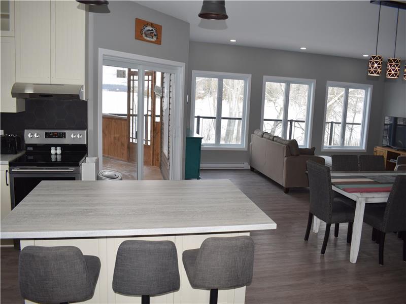 Toolboy's Cottage / Bouchette/Blue Bouchette Cottage Rental DI