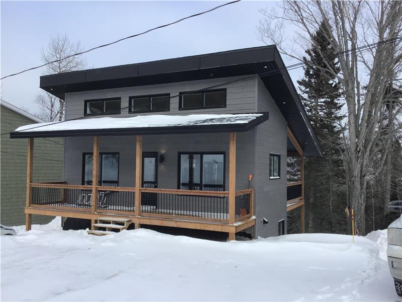 La Perle de l'Anse Skiin skiout Chalet à louer L'AnseSaintJean