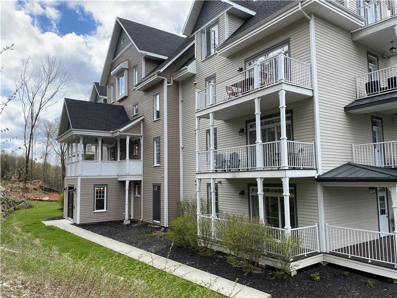 luxury condo with sauna, elevator Bromont Cottage Rental PL31714 ChaletsAuQuebec