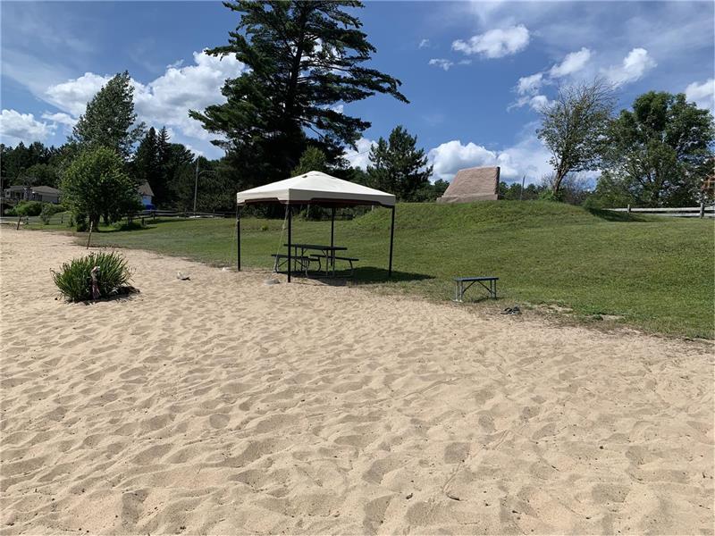 Havre du Cerf, plage privée, Chalet à louer LacduCerf OR31793