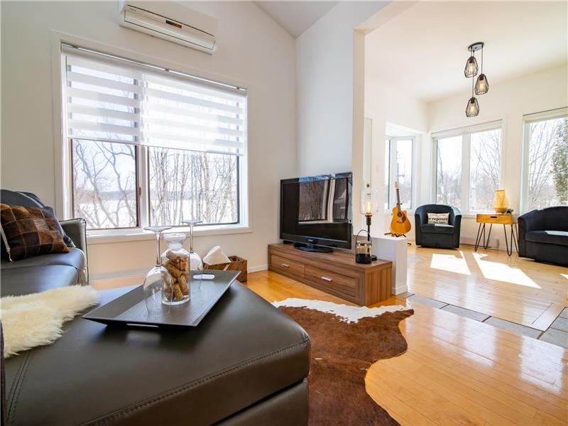 Cottage for rent on the edge of the StRemideTingwick Cottage