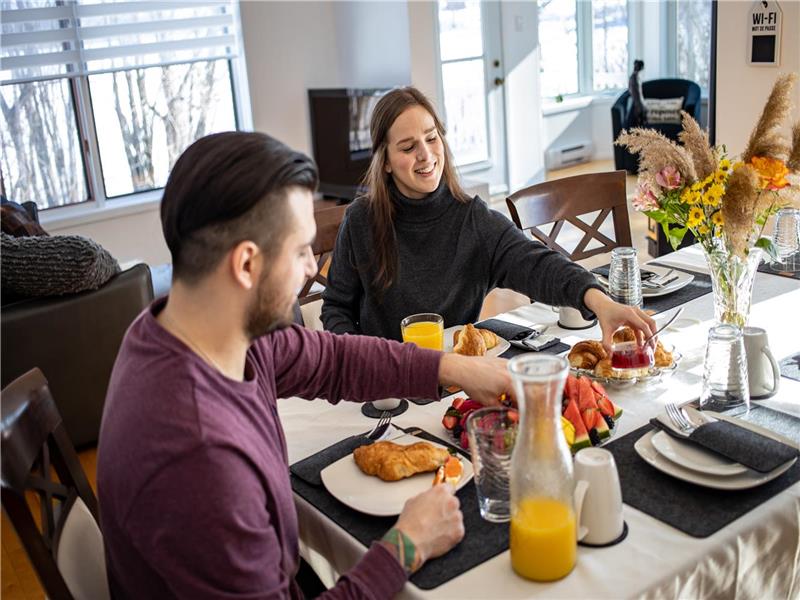 Cottage for rent on the edge of the StRemideTingwick Cottage