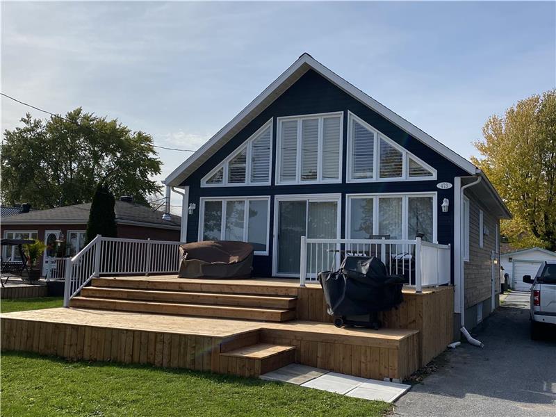Au soleil levant , profité de la Chalet à louer VeniseenQuébec PL32193 ChaletsAuQuebec