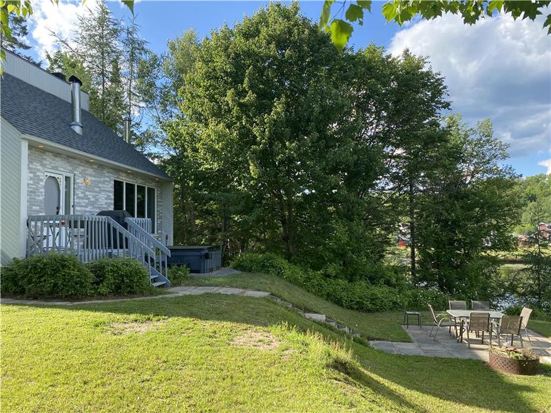 LA MAISON DES CASTORS CHALET BORD Chalet à louer StRaymond DI