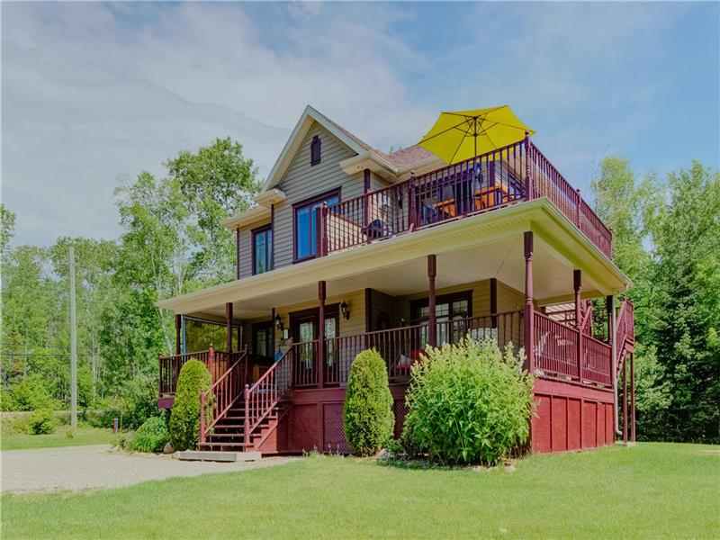 L'Escapade par Chalets Confort, SPA Chalet à louer PetiteRivière