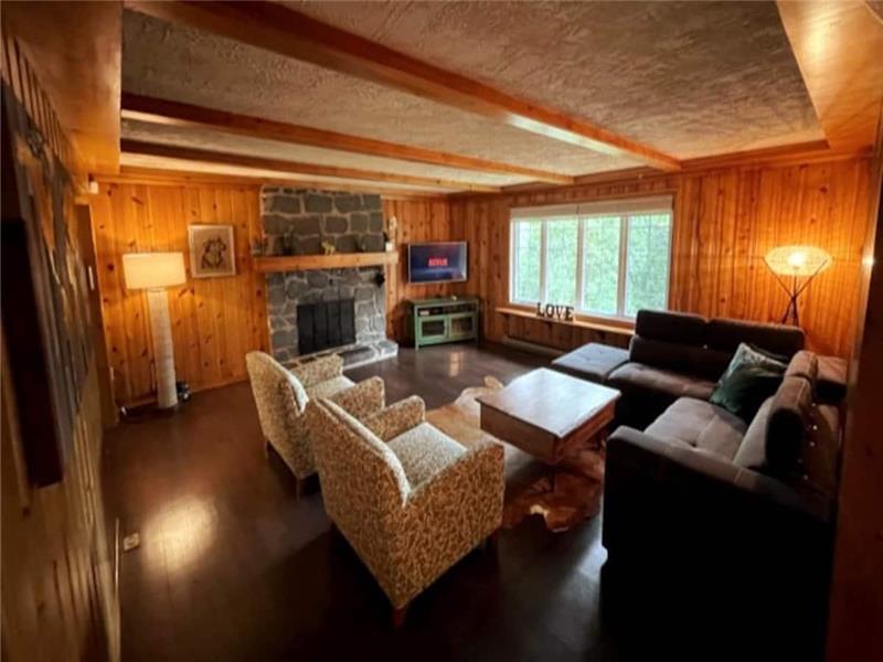 Chalet familial 4 Chambres, 2 salle - Chalet à louer St-Sauveur | PL ...