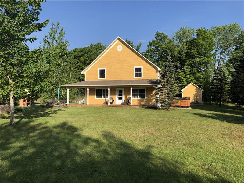 Le Tournesol/avec spa au sel Chalet à louer Sutton OR32906 ChaletsAuQuebec