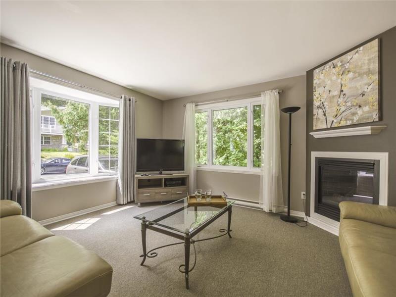 SPACIOUS CONDO 3bdr 116 LEVIS Bromont Cottage Rental OR33147