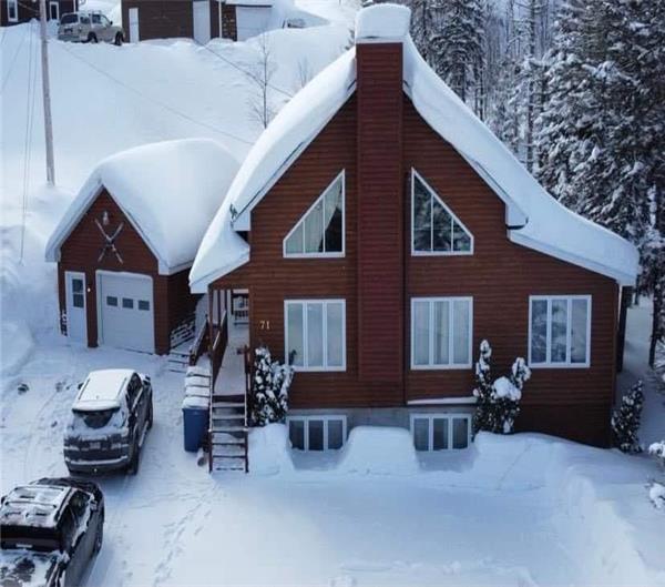 Located in the ski center Valinouet StDaviddeFalardeau Cottage