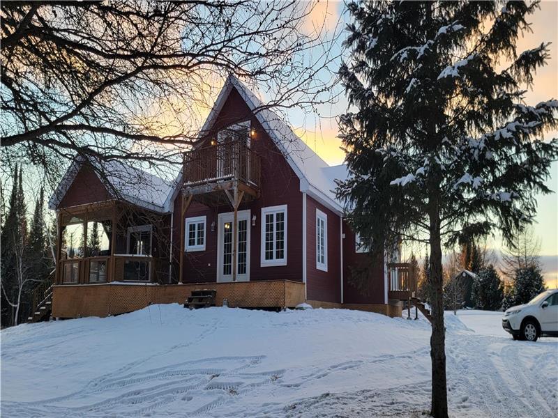 REINE DES DUNES CHALET Lac privé Chalet à louer RivièreRouge DI34184 ChaletsAuQuebec