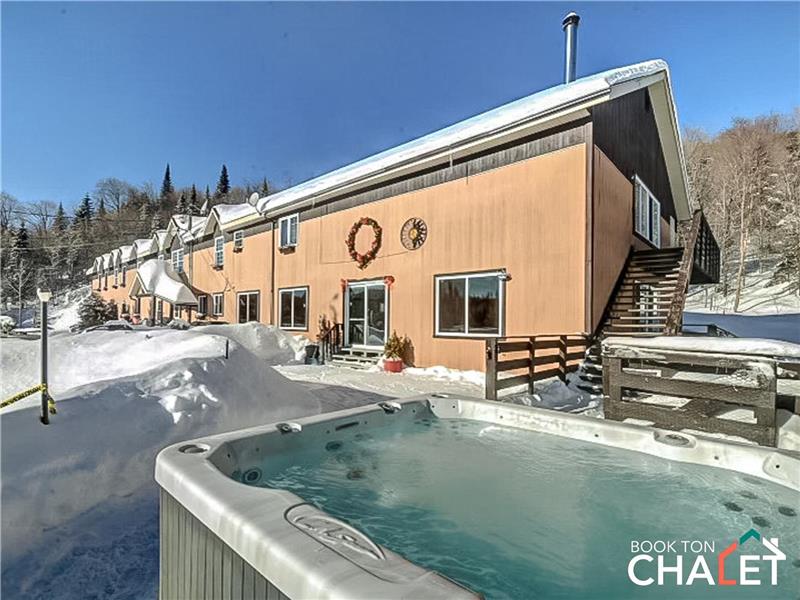 The chalet Du Rocher at Domaine ValdesLacs Cottage Rental OR