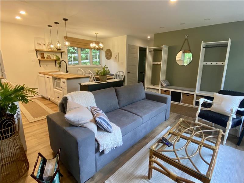 La Mésange Charmante petite LacBrome Cottage Rental OR35679