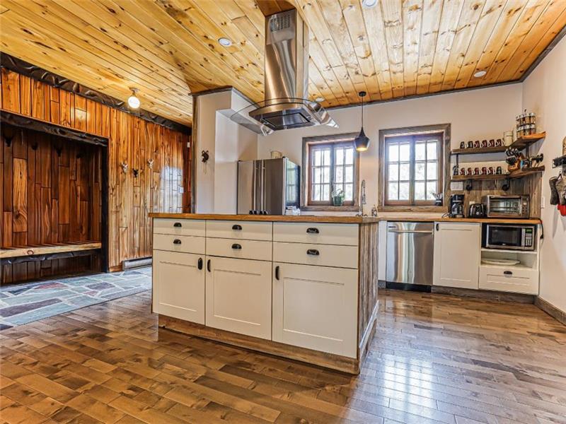 CHALET SPA ÉMERAUDE DU LACSAGUAY Chalet à louer LacSaguay DI