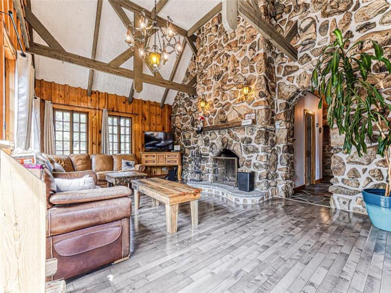 CHALET SPA ÉMERAUDE DU LACSAGUAY Chalet à louer LacSaguay DI