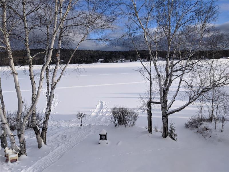 L'Aurore Bord du lac Chaud Chalet à louer La Macaza OR36050