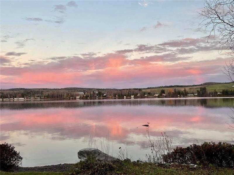 Le 308 du lac ! Spa avec vue Chalet à louer StHubertdeRivièredu