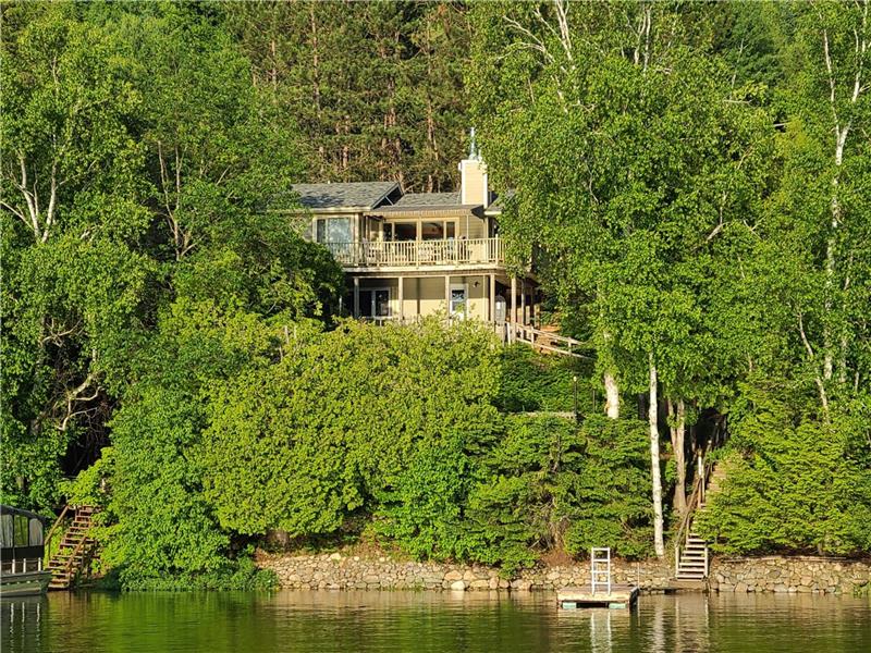 Maison à louer au bord du lac Chalet à louer Labelle OR36256