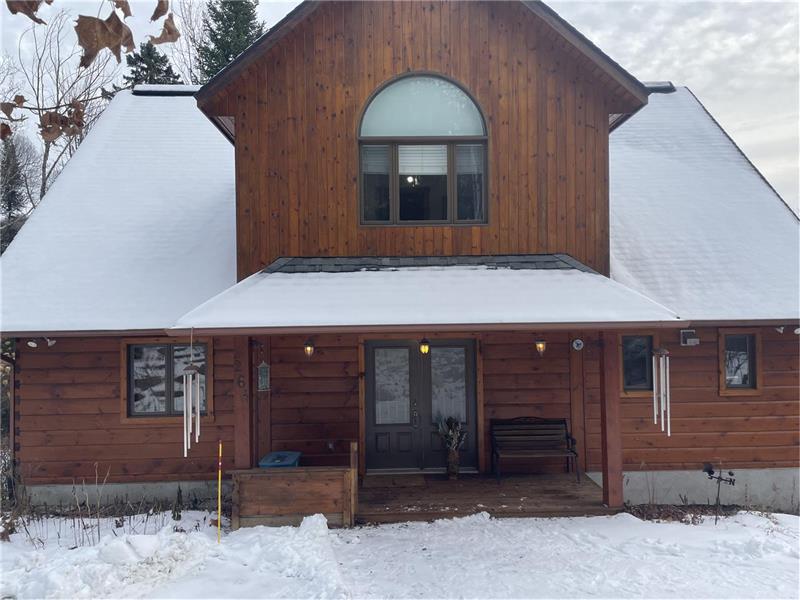 BELLE DÉCOUVERTE SUPERBE CHALET Chalet à louer IvrysurleLac DI