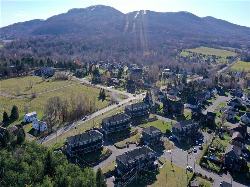 Chalet/maison avec garage à Bromont Chalet à louer Bromont PL36653