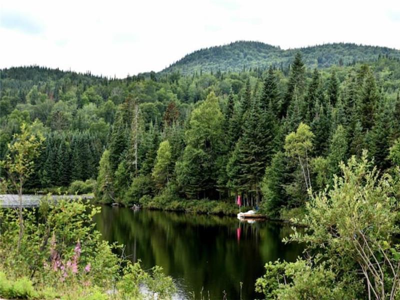 Chaleureux chalet vue/accès lac & Chalet à louer LacBeauport PL