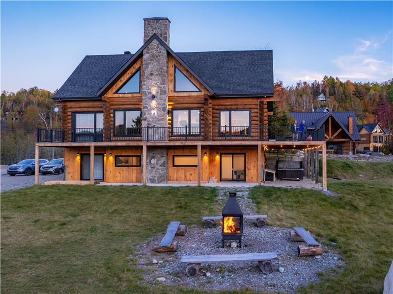 Le Grand Phoenix - Lake Side & Jacuzzi