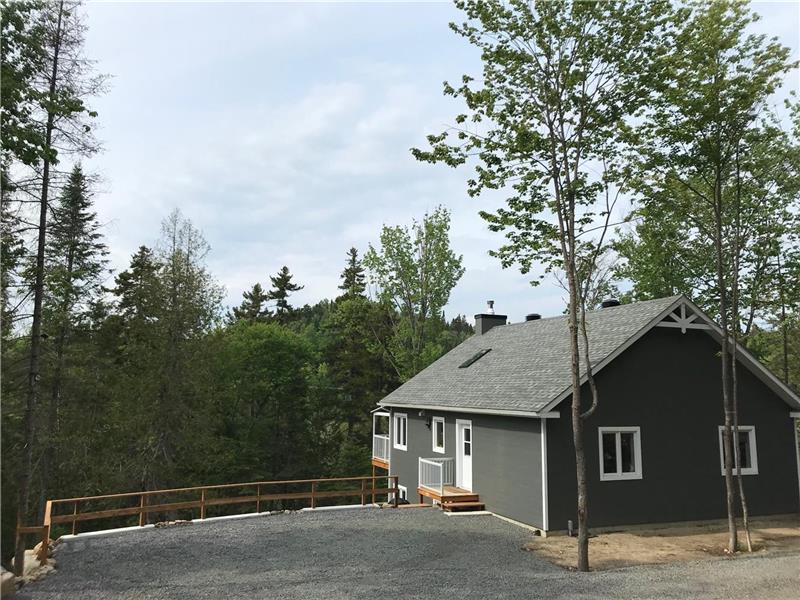 Ô Arpents Verts Bord du lac StAdolphed'Howard Cottage Rental DI