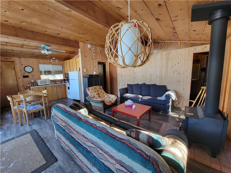 Chalet sur le lac Rhéaume Chalet à louer ValdesMonts OR37097