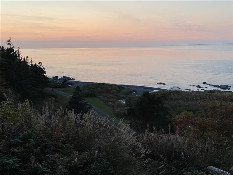 CHALET No 2 Cap à la Baleine - Chalet à louer Matane | PL-37248 ...