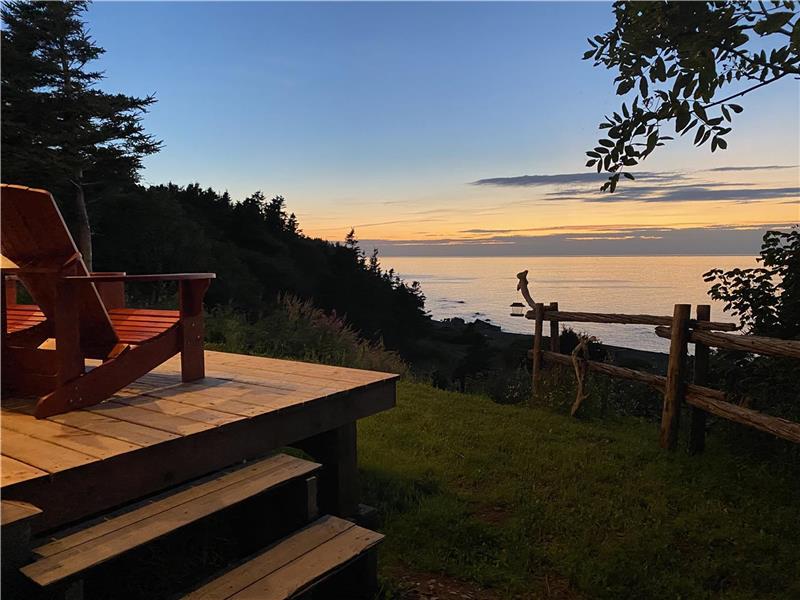 CHALET No 2 Cap à la Baleine - Chalet à louer Matane | PL-37248 ...