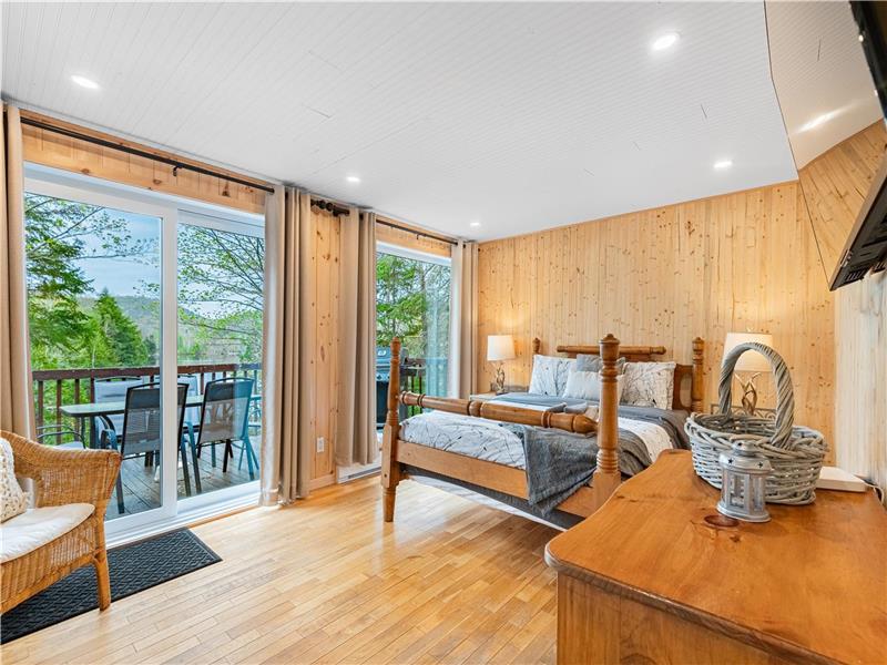 Le Suédois: Chaletswow,com /Bord de - Chalet à louer St-Sauveur | DI ...