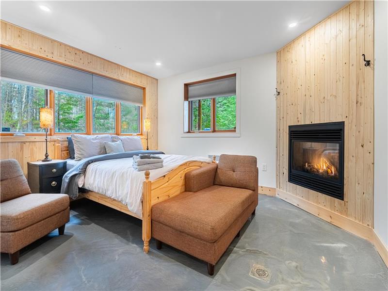 Le Suédois: Chaletswow,com /Bord de - Chalet à louer St-Sauveur | DI ...