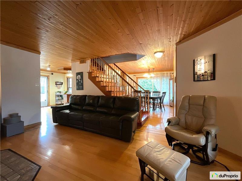 Accès au lac navigable avec Chalet à vendre SteMariedeBlandford VP38808 ChaletsAuQuebec