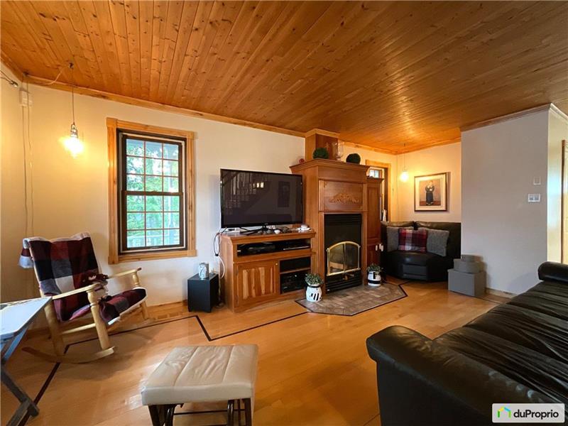 Accès au lac navigable avec Chalet à vendre SteMariedeBlandford VP38808 ChaletsAuQuebec