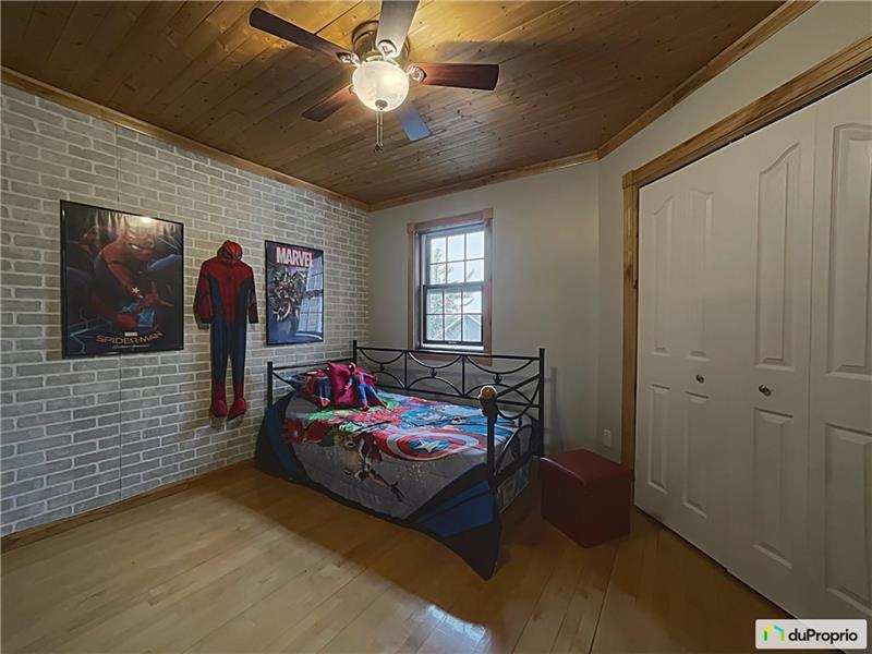 Accès au lac navigable avec SteMariedeBlandford Cottage for Sale VP38808 ChaletsAuQuebec