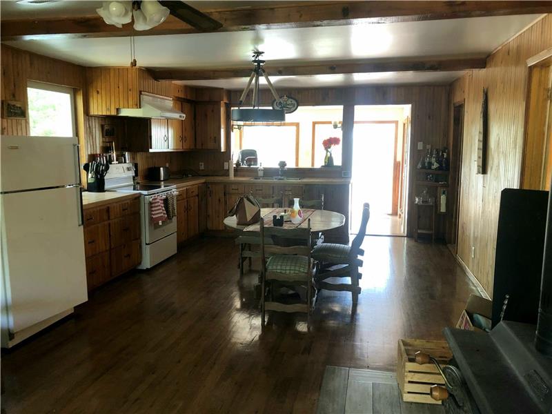 Chalet à vendre à PointeauChêne, GrenvillesurlaRouge Cottage for