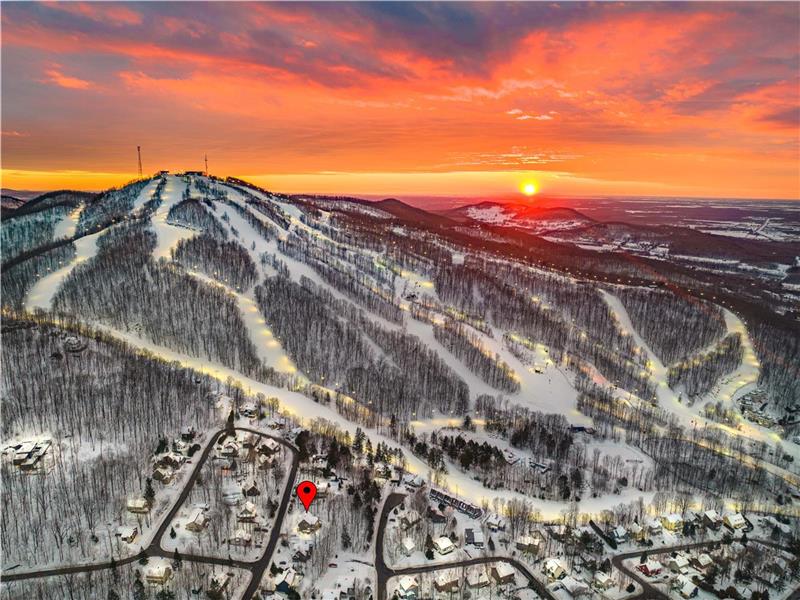 Maison SKI IN / SKI OUT SUR LA Chalet à louer Bromont DI39184