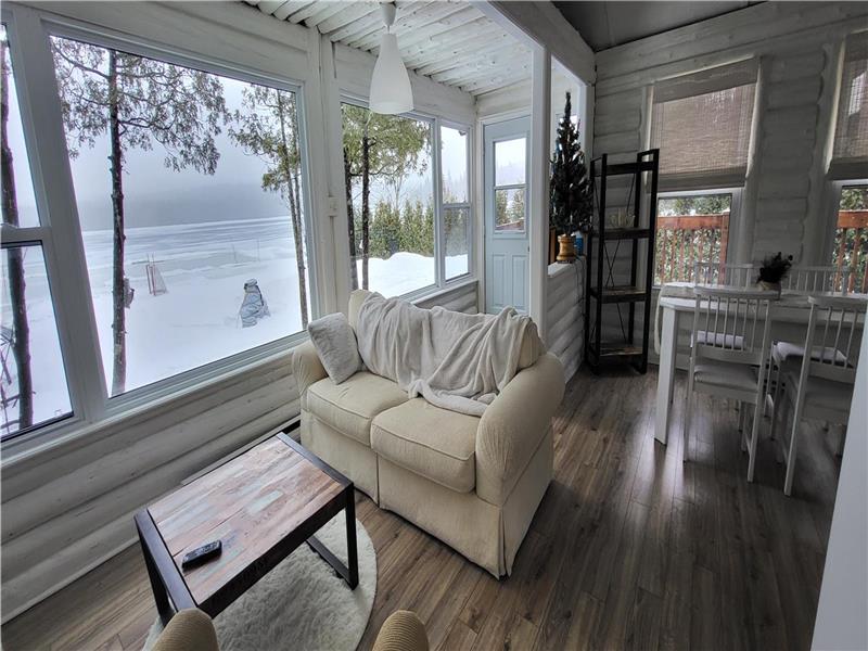 Chalet Monarque sur le Lac StTitedesCaps Cottage Rental OR39455