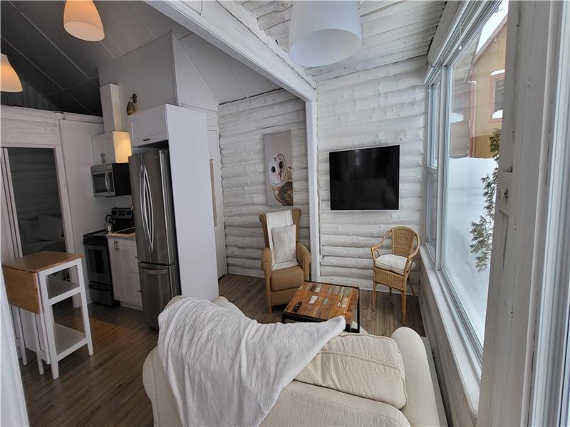 Chalet Monarque sur le Lac StTitedesCaps Cottage Rental OR39455