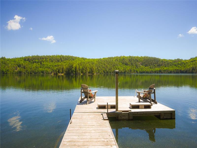 Beautiful 4 season cottage for sale Chalet à vendre Gracefield VP