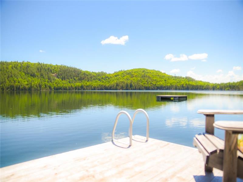 Beautiful 4 season cottage for sale Chalet à vendre Gracefield VP