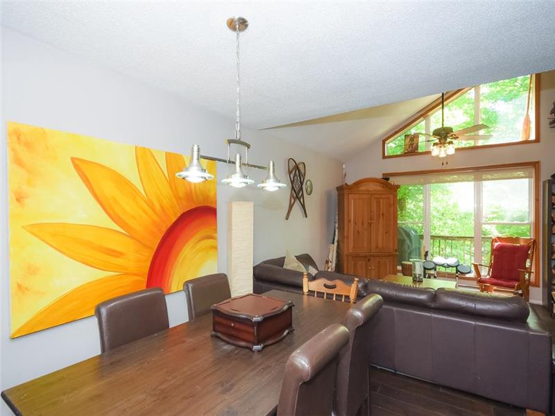 Beautiful 4 season cottage for sale Chalet à vendre Gracefield VP