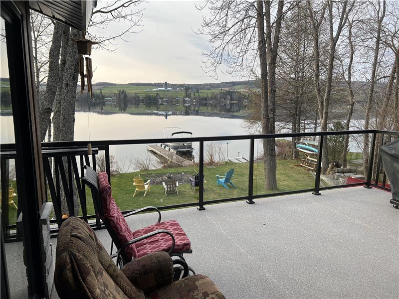 Chaleureux chalet bord de lac, que Chalet à louer StHubertde