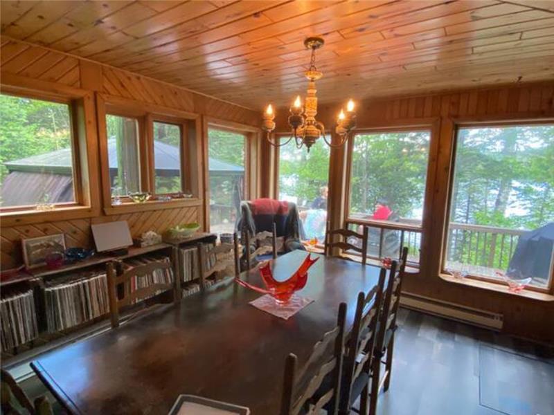 Ici et maintenant sur le lac Chalet à louer SteMargueriteduLac