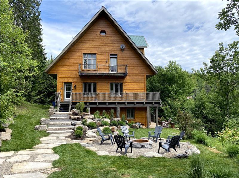 Chalet Luxueux en bois, 3chambres SteMargueriteduLacMasson Cottage for Sale VP40534